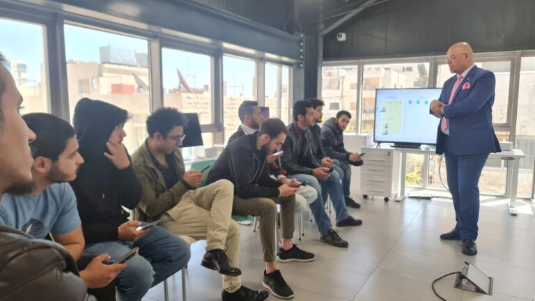 Participation in the training of a number of engineers from the Faculty of Engineering, University of Jordan, on training on green entrepreneurship, recycling and converting the idea into a project